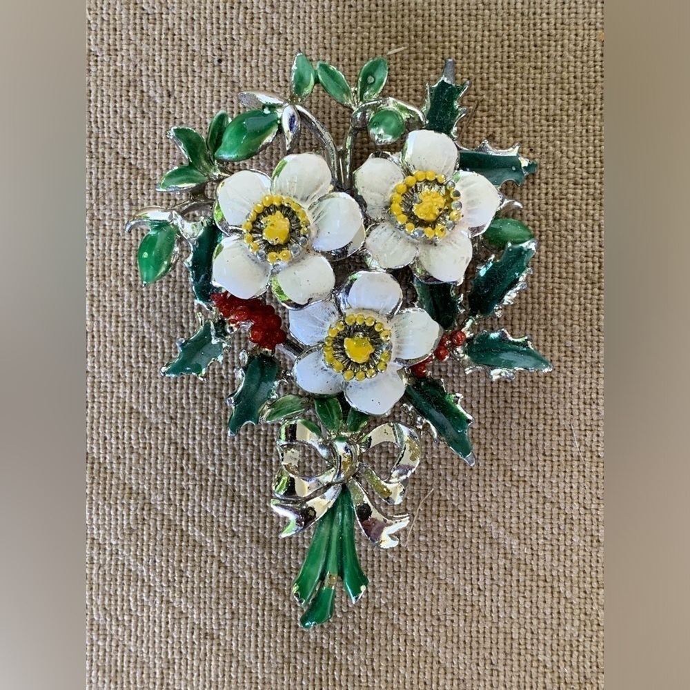 Vintage Christmas Flower Enamel Brooch Pin Holly Berries Metal Signed Exquisite